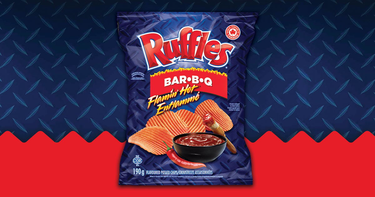 RUFFLES FLAMIN HOT Bar B Q Simulated Flavour Potato Chips