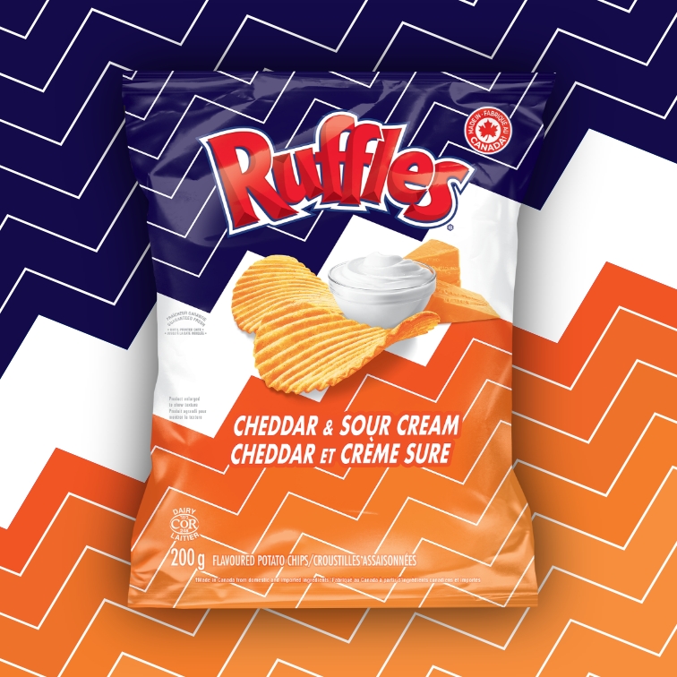 Ruffles - Ruffles Cheddar & Sour Cream Flavoured Potato Chips FR