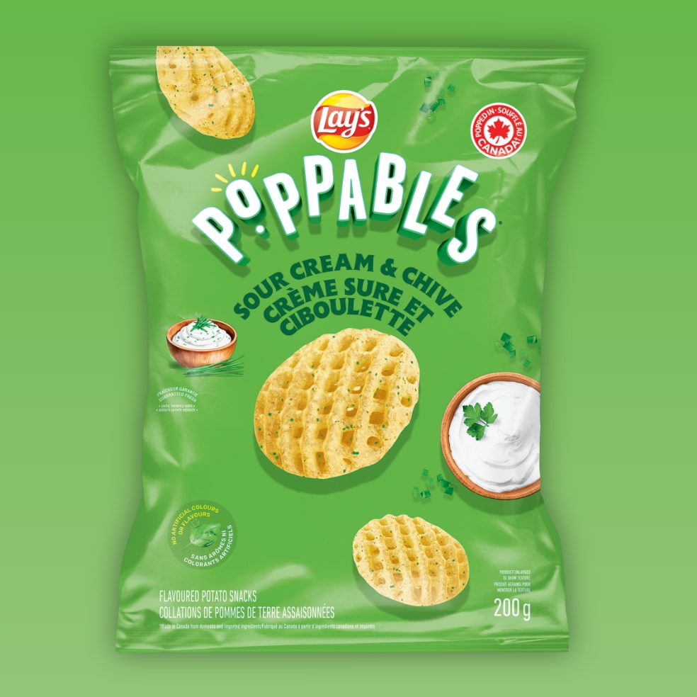 LAY'S POPPABLES<sup>®</sup> collations de pommes de terre assaisonnées Crème sure et ciboulette